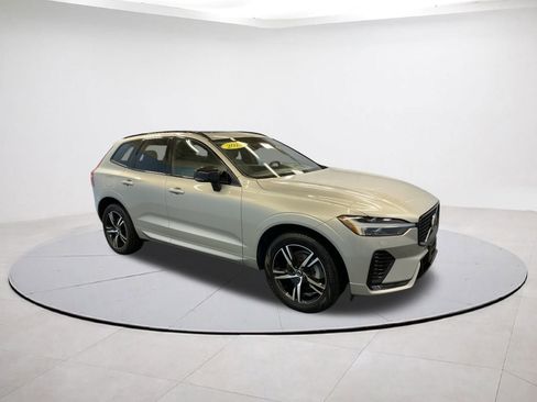 Used 2022 Volvo XC60 B5 R-Design image 7