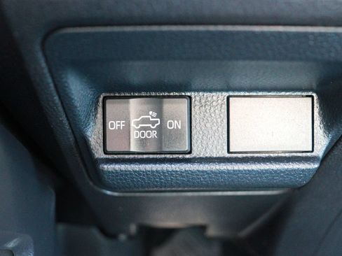 Used 2024 Toyota Tacoma SR5 AWD/4WD image 25