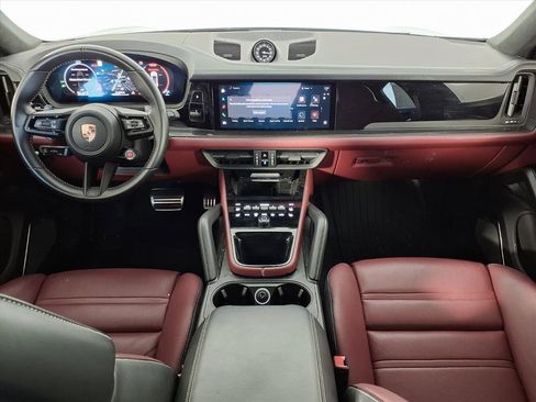 Used 2024 Porsche Cayenne Turbo GT image 9