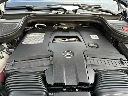 Used 2026 Mercedes-Benz Maybach GLS 600 4MATIC image 32