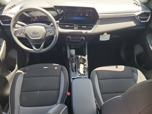 New 2026 Chevrolet TrailBlazer LT w/ Midnight Edition FWD image 15