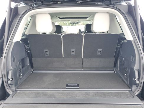 New 2026 Lincoln Navigator Reserve w/ Jet Appearance Package image 32