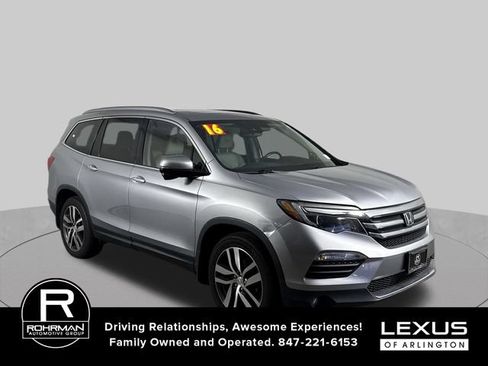 Used 2016 Honda Pilot Touring image 3