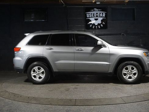 Used 2015 Jeep Grand Cherokee Laredo w/ Quick Order Package 23E image 8