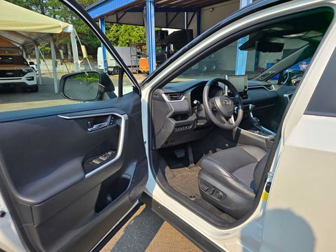 Used 2022 Toyota RAV4 XSE AWD/4WD image 19
