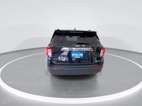 Used 2023 Ford Explorer XLT image 7