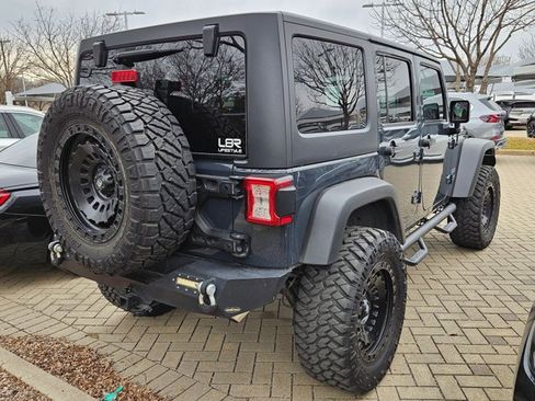 Used 2018 Jeep Wrangler Unlimited Sport S image 9