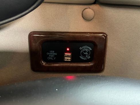 Used 2014 Chevrolet Express 2500 Extended image 33