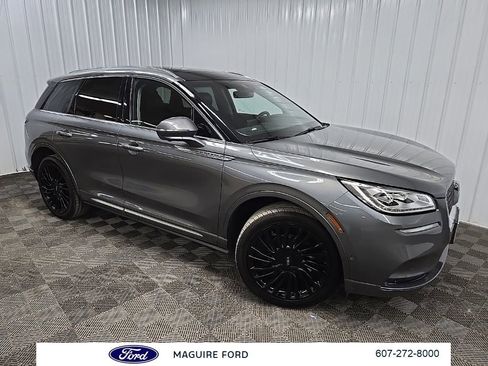 Used 2022 Lincoln Corsair Reserve w/ Equipment Group 201A FWD image 9
