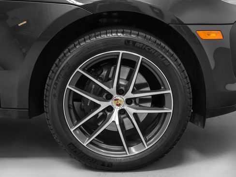 Certified 2023 Porsche Macan AWD/4WD image 15