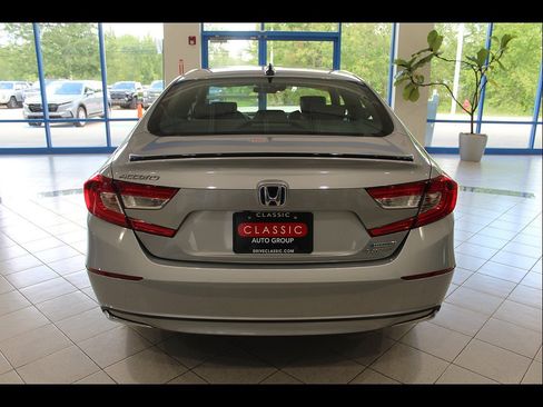 Used 2022 Honda Accord Sport image 6