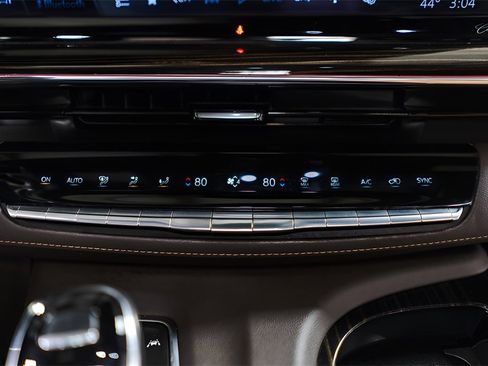 Used 2023 Cadillac Escalade ESV Sport image 16