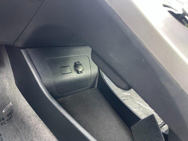 Used 2014 Toyota Prius Three w/ Solar Roof Package FWD image 26