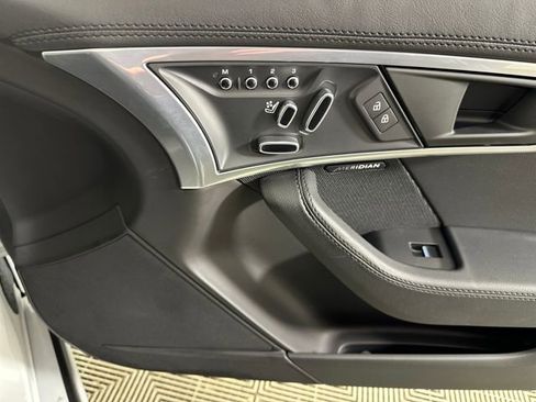 Used 2021 Jaguar F-TYPE Coupe image 29