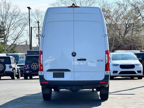 Used 2025 Mercedes-Benz Sprinter 2500 image 6