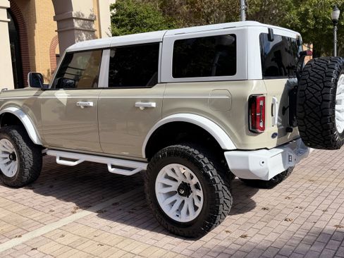 Used 2025 Ford Bronco Outer Banks AWD/4WD image 5