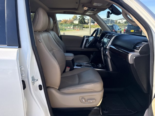 Used 2023 Toyota 4Runner Limited AWD/4WD image 10