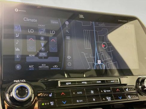 Used 2021 Toyota Highlander Platinum AWD/4WD image 18