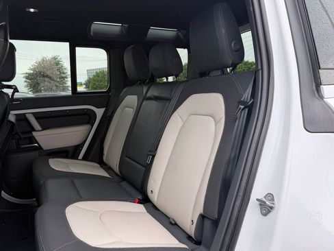 Used 2023 Land Rover Defender 110 X-Dynamic SE AWD/4WD image 24