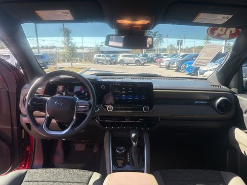 Used 2024 Chevrolet Colorado ZR2 w/ Technology Package image 24