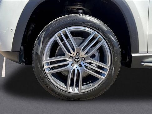 Used 2024 Mercedes-Benz GLS 450 4MATIC image 36