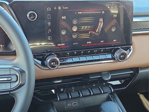 New 2026 GMC Canyon AT4 AWD/4WD image 19