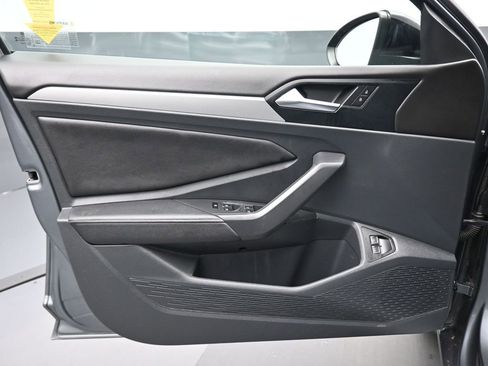 Used 2024 Volkswagen Jetta Sport image 9