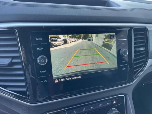 Certified 2023 Volkswagen Atlas Cross Sport SEL R-Line AWD/4WD image 26