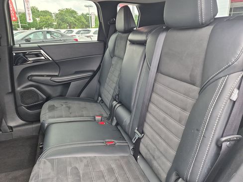 Used 2024 Mitsubishi Outlander SE FWD image 29