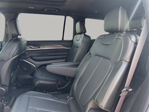 New 2025 Jeep Grand Cherokee L Overland w/ Trailer Tow Package image 21