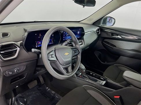 Used 2024 Chevrolet TrailBlazer LS image 11