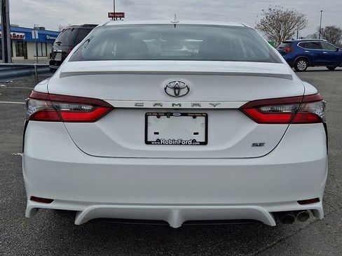 Used 2021 Toyota Camry SE image 5