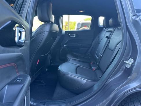 Used 2024 Jeep Compass Trailhawk w/ Trailhawk Convenience Group AWD/4WD image 11