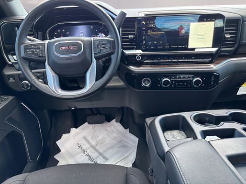 Used 2024 GMC Sierra 1500 Elevation w/ LPO, Elevation Black Package image 10
