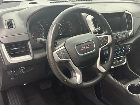 Used 2024 GMC Terrain SLE image 13