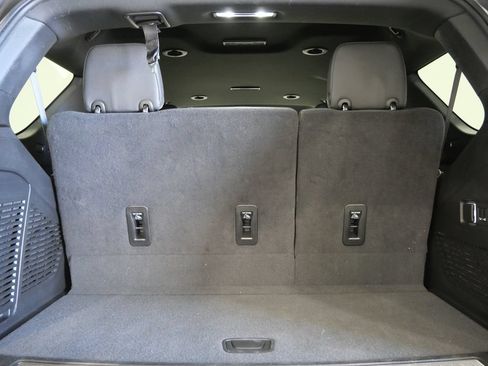 Used 2024 Chevrolet Tahoe Premier AWD/4WD image 25