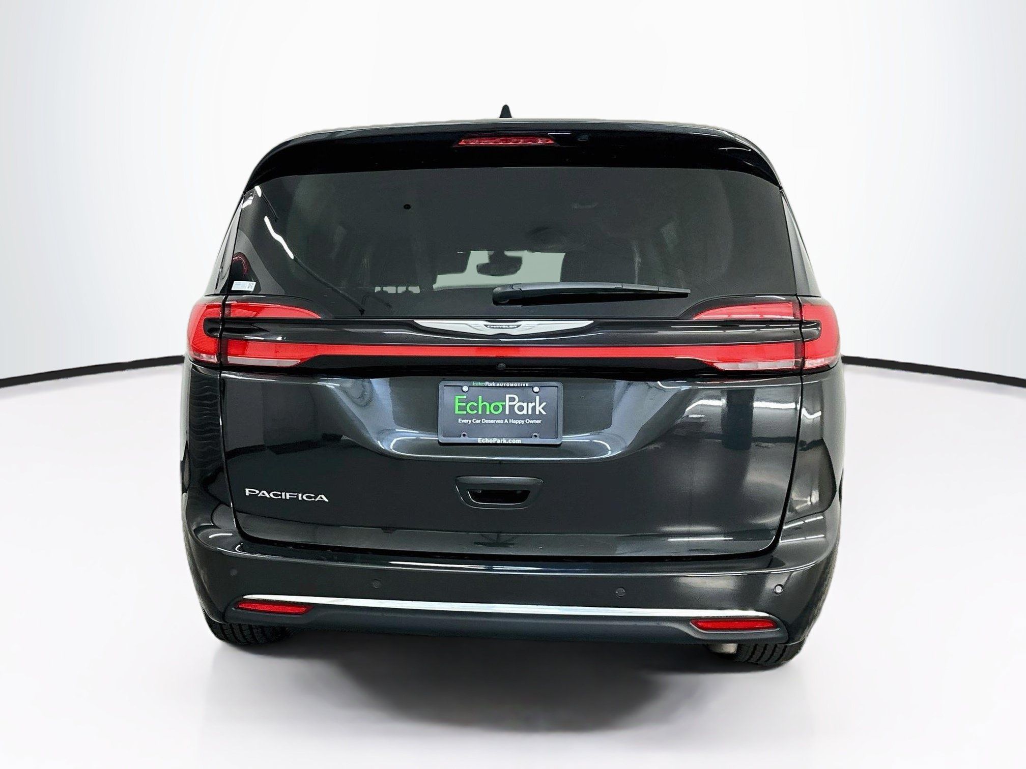 Used 2023 Chrysler Pacifica Touring-L FWD image 7