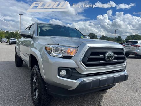 Used 2022 Toyota Tacoma SR5 w/ Technology Package AWD/4WD image 26