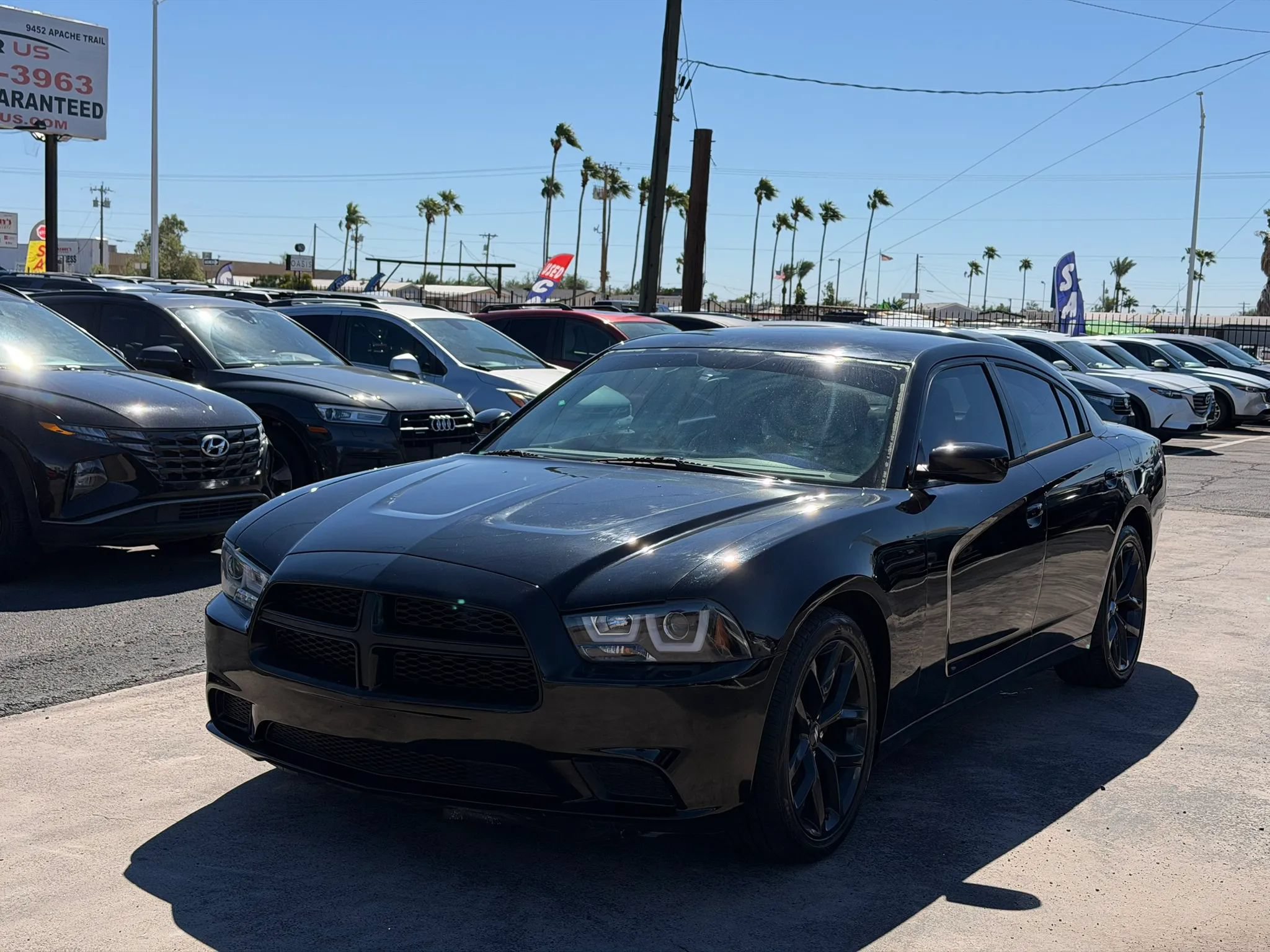 Used 2013 Dodge Charger SE RWD image 2