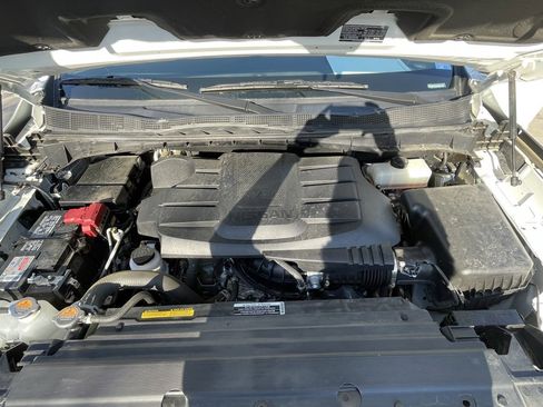 Used 2024 Nissan Titan SV w/ SV Convenience Package image 26