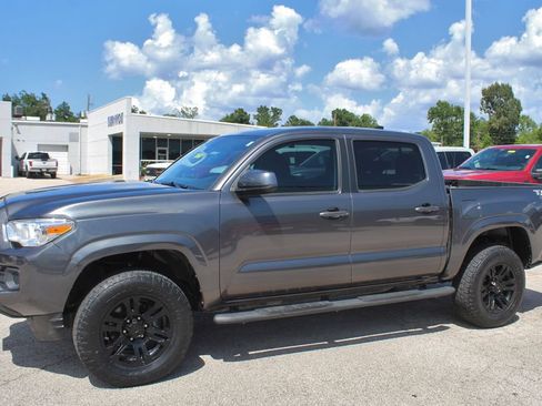 Used 2021 Toyota Tacoma SR w/ SR Convenience Package RWD image 8