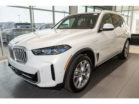 New 2026 BMW X5 xDrive50e w/ Premium Package AWD/4WD image 44