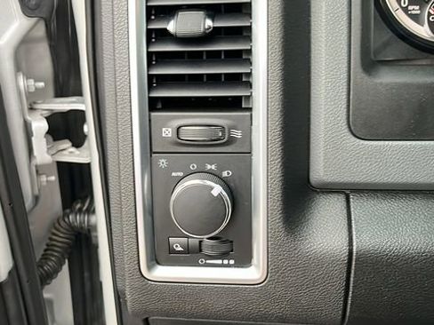 Used 2019 RAM 1500 Classic SLT image 8