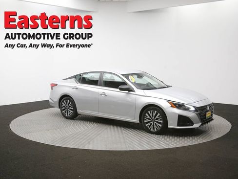 Used 2024 Nissan Altima 2.5 SV image 45