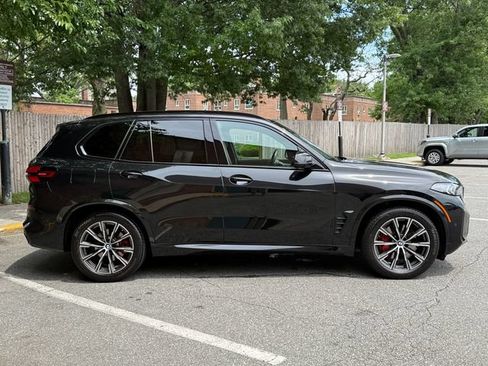 Used 2024 BMW X5 xDrive40i w/ M Sport Package AWD/4WD image 4