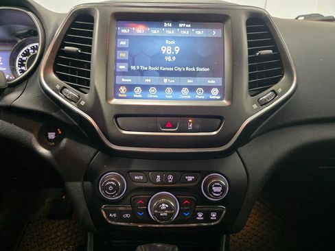 Used 2022 Jeep Cherokee Trailhawk w/ Trailer Tow Group image 14