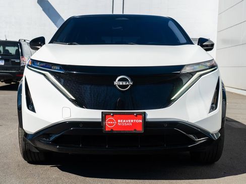 Used 2023 Nissan Ariya AWD image 2