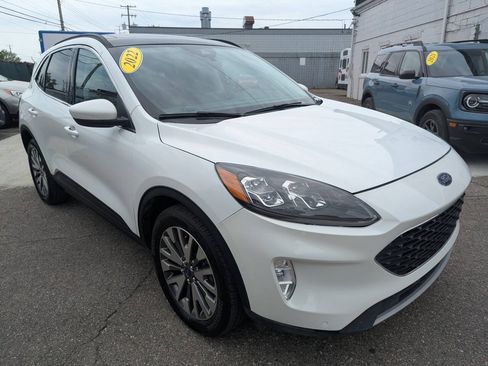 Used 2022 Ford Escape Titanium AWD/4WD image 1