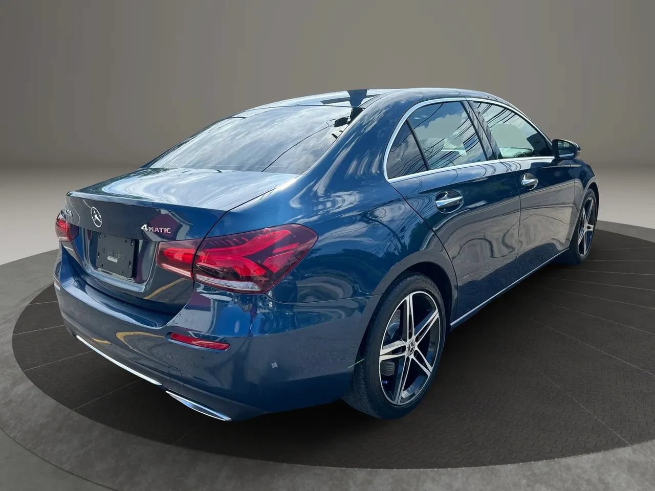 Used 2021 Mercedes-Benz A 220 4MATIC w/ Premium Package image 5