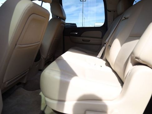 Used 2012 Chevrolet Suburban LTZ image 17